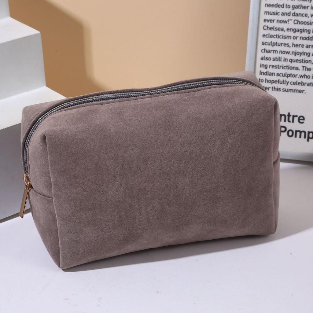 Cute Plush Makeup Bag for Women Portable Travel Cosmetic Bag with Zipper Toiletry Pouch Storage Octagonal Cosmetic Bag Large Storage Bag