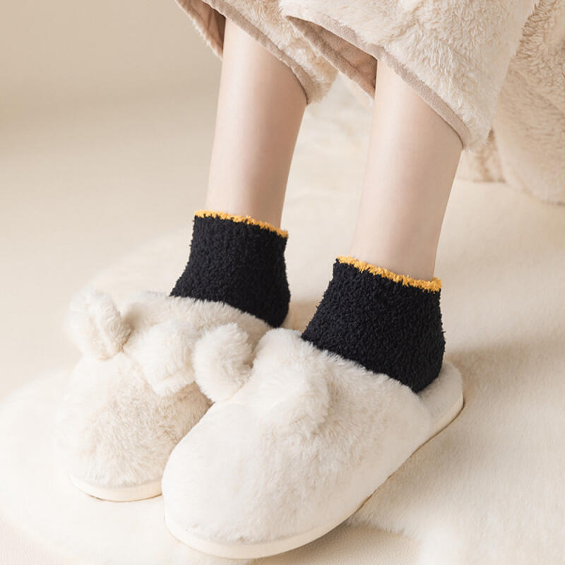 Warm and cute non-slip ankle sleep socks ivory