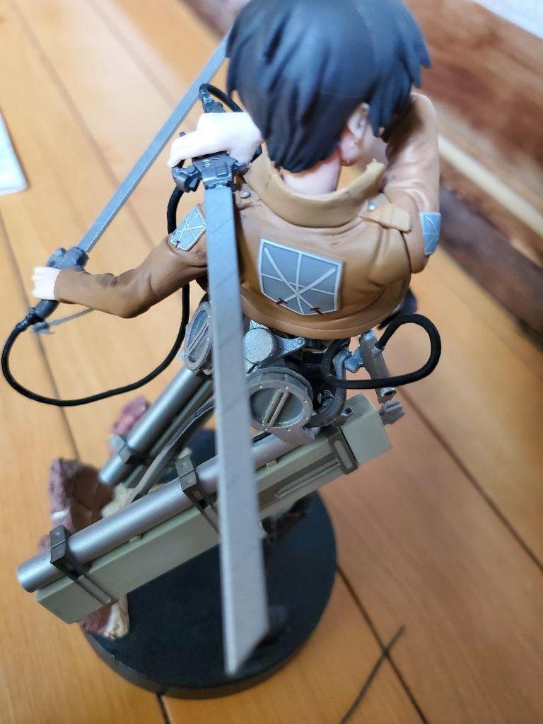 [USED] Attack On Titan Eren Yeager Figure