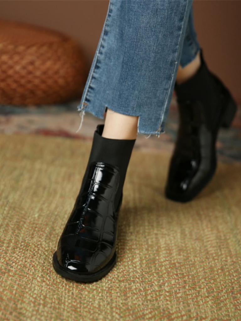 Retro Lackleder Steinmuster Chelsea Stiefeletten Damen 2025 Herbst und Winter neu Britisch runde Spitze dicker Absatz elastische Martin Stiefel