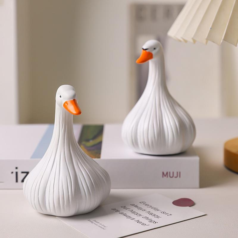 1PC Hot Selling Ugly and Cute Garlic Duck Resin Craft Key Storage Cute Healing Series Office Decompression Ceramic Duck Ornament