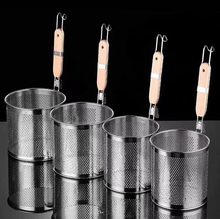 304 Stainless Steel Noodle and Soup Skimmer, Vegetable Strainer, Hot Pot Skimmer, Fine Mesh Strainer.