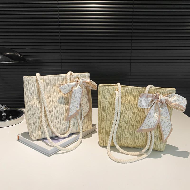 Stylish 2024 Fashionable Woven Tote Bag Large Capacity Shoulder Bag For Women