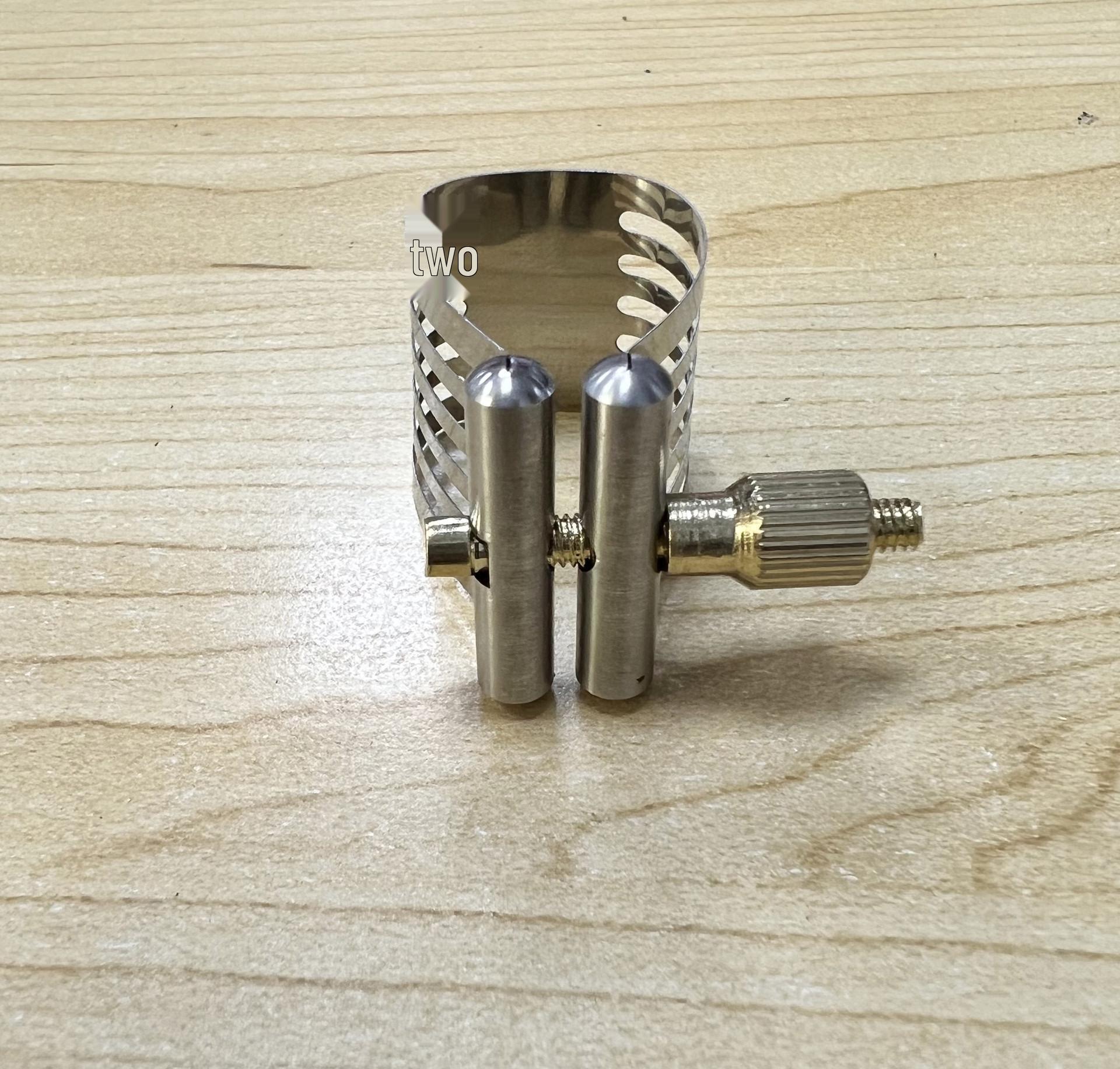 

Alto Saxophone Bakelite Mouthpiece with Stainless Steel Ligature Clamp New Metal Clamp (Alto)