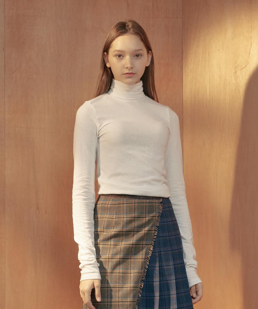 NEAR&DEAR Basic Turtleneck T-Shirt