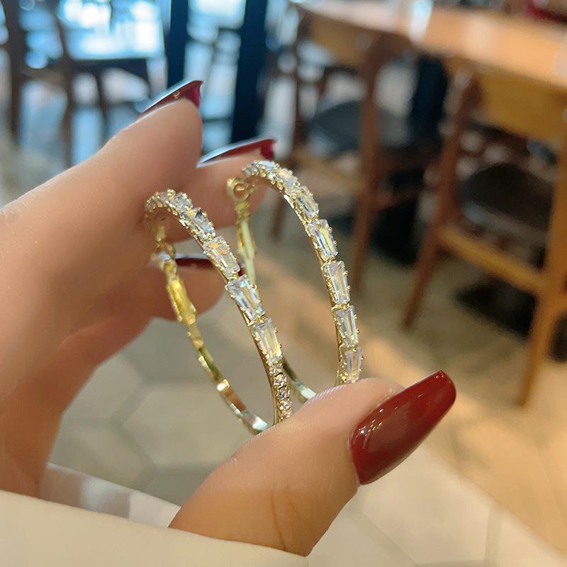 Fashion Sparkling Rhinestone Hoop Earrings for Women Star Exaggerated Round Earrings Buckle Luxurious Party Jewelry Accessories