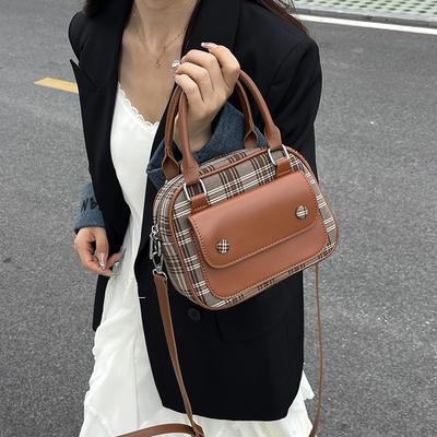 Módní taška na mobilní telefon malá brašna letní kabelka 2025 nová kostkovaná malá čtvercová taška všestranná taška přes rameno messenger