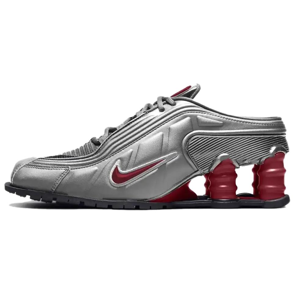 

Martine Rose x Nike Shox Mule MR4 Металлический платиновый университетский красный женские кроссовки серый белый темно-угольный IM5420-100 36.5