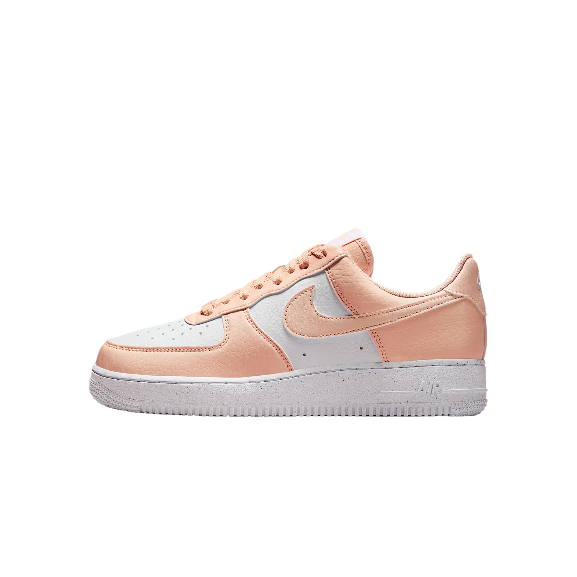 

Nike Женские кроссовки Air Force 1 07 SE Next Nature Guava Ice Розовые Белые DV3808-111 42