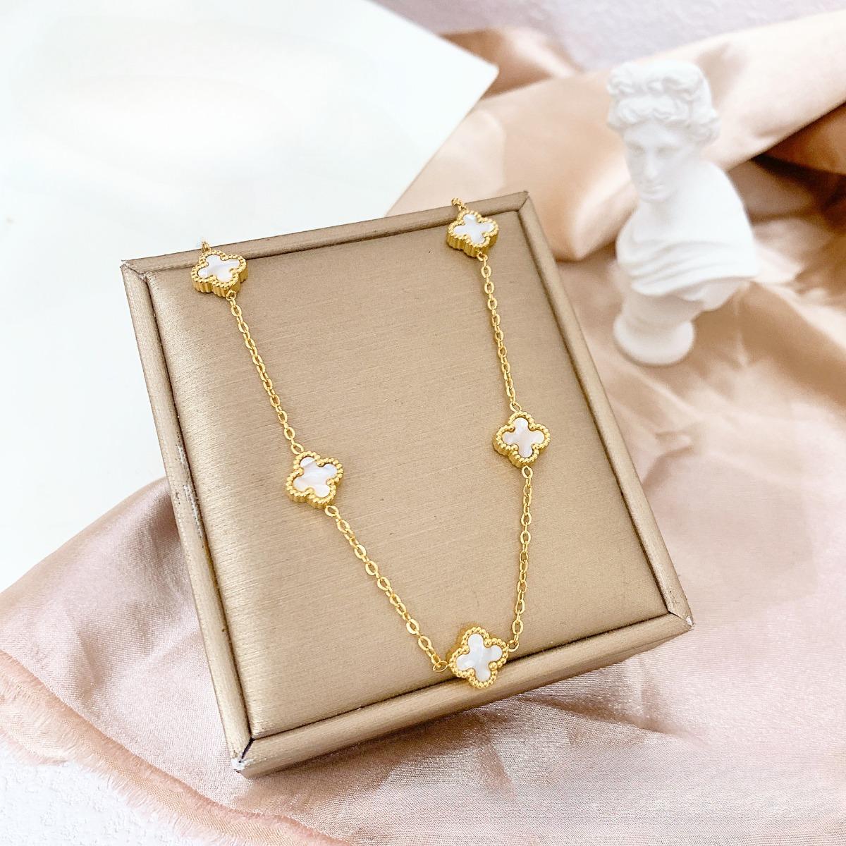 

Легкое роскошное двухстороннее ожерелье с четырьмя листочками клевера и пятью цветами, новое женское ожерелье из титановой стали на ключицу, высококлассное ожерелье для женщин