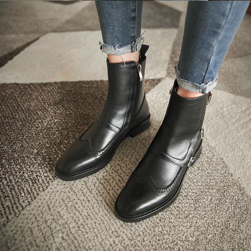 Fashion 2025 winter new full leather low-heeled women's boots retro fashion all-match essential women's short boots pointed ankle boots