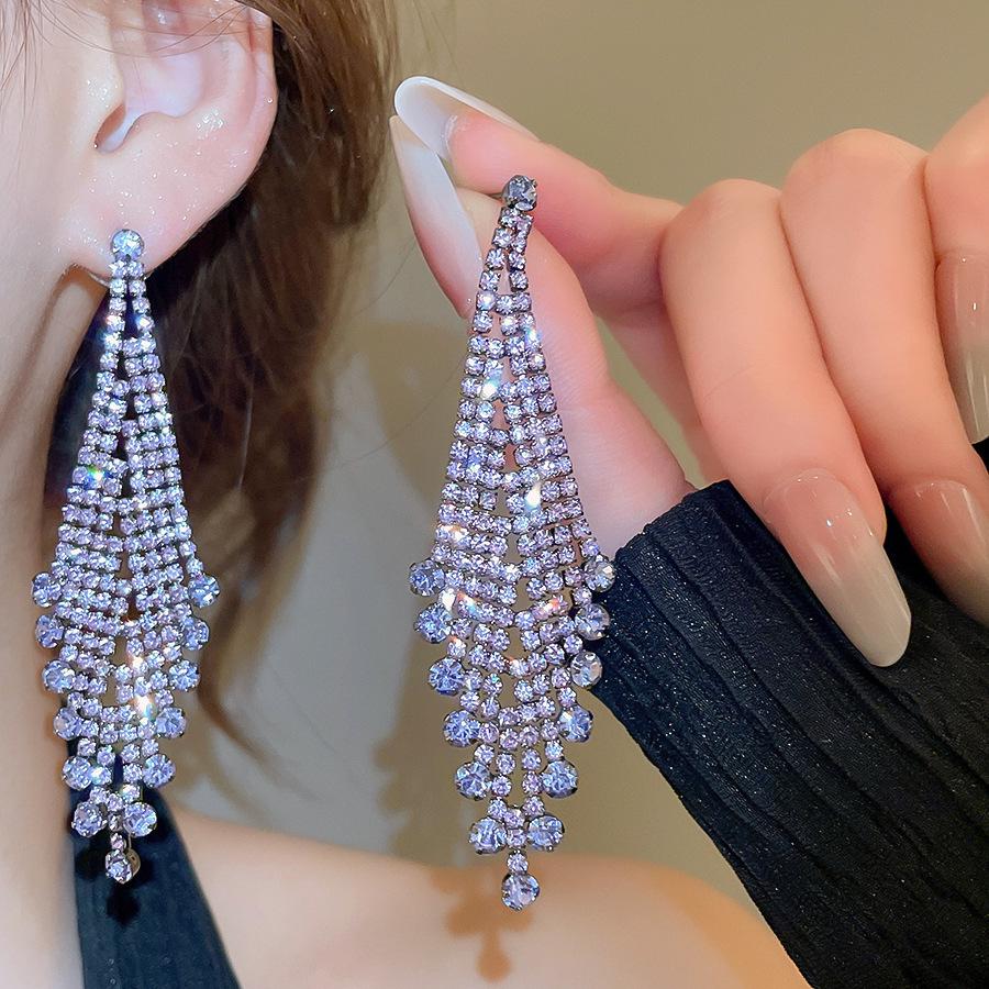 Silver Needle Heart Zircon Rhinestone Earrings - High-End Fashion Design