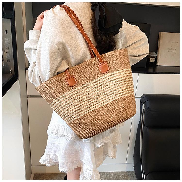 New Straw Bag Women's Summer Handbag Seaside Tote Bag Large Capacity Woven Shoulder Bag Premium Bucket Bag