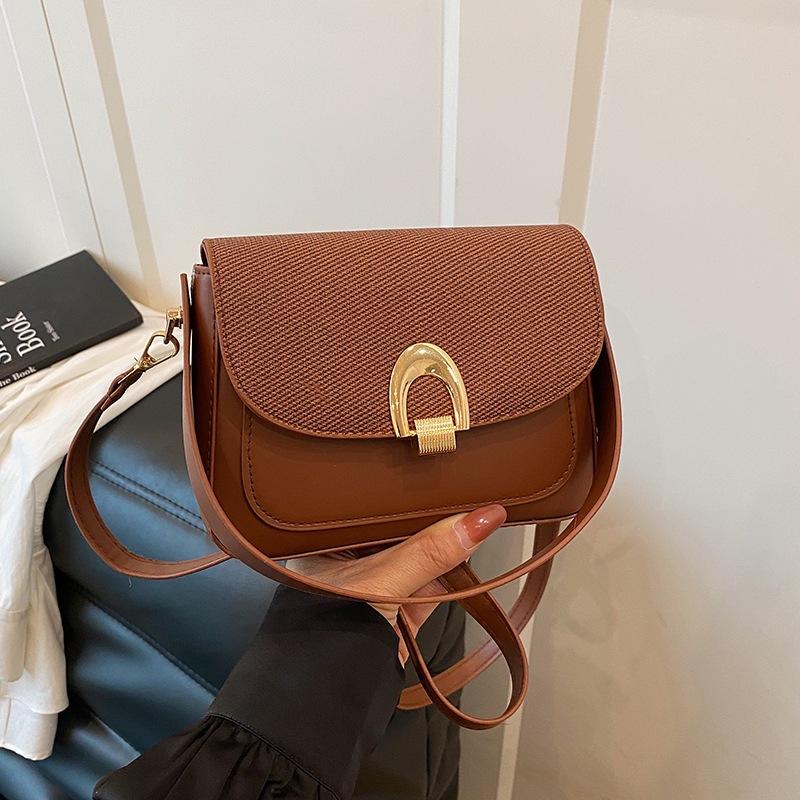 Niche Single Shoulder Armpit Bag Women's 2025 New Trendy Fashion Saddle Bag Simple Personalized Single Shoulder Messenger Bag