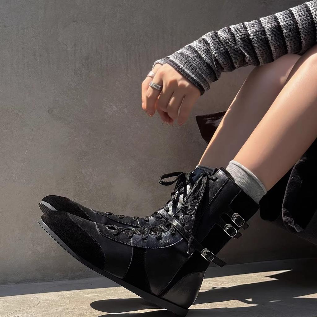 2025 new Xinjiang grassland travel boots European and American straps Martin boots women's flat-bottomed German training boots boxing boots short boot