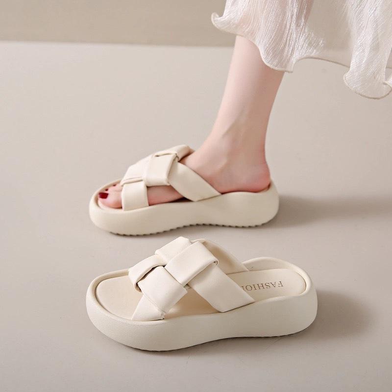 Women's Retro Summer New Fashionable and Beautiful Fairy Style Thick Bottom One Word Sandals with Slippers