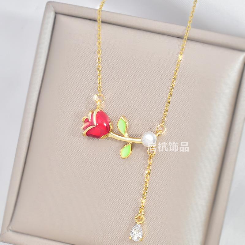

Rose Necklace Women S Light Luxury Simple Versatile Fresh Natural Flower Pendant Clavicle Chain Accessories