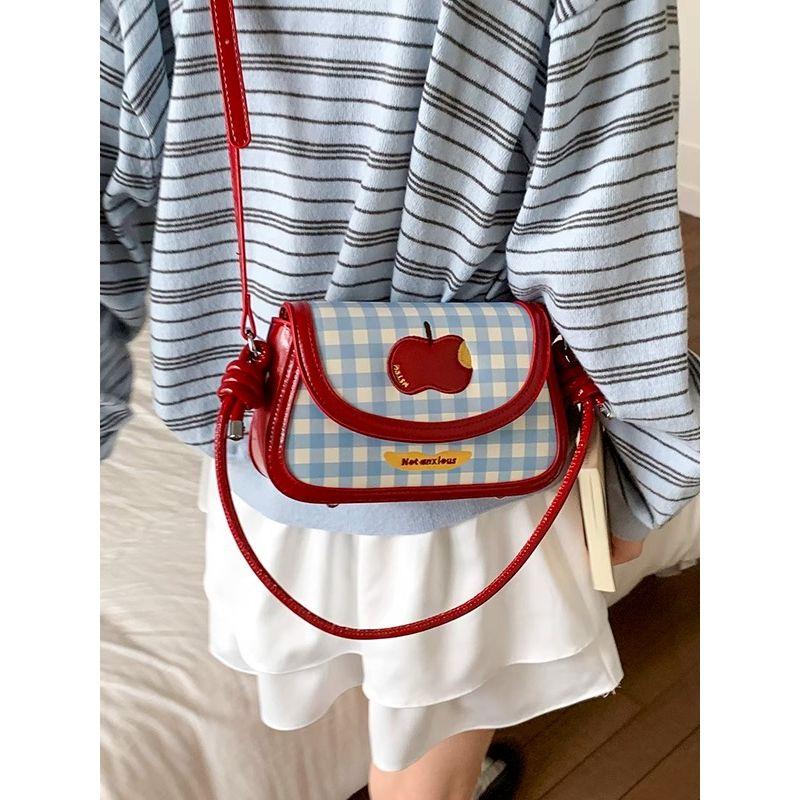 

Original Design Super Hot Crossbody Bag Women s Bag 2025 New Arrival Retro Satchel Small Square Bag Mobile Phone Bag One Shoulder Bag Red