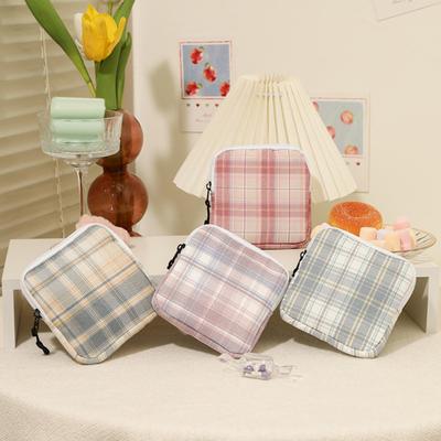 Sac pour serviettes hygiéniques, motif à carreaux, fermeture éclair, grande capacité, petite poche intégrée, porte-tampon pour serviettes hygiéniques pour femmes, fourniture pour filles