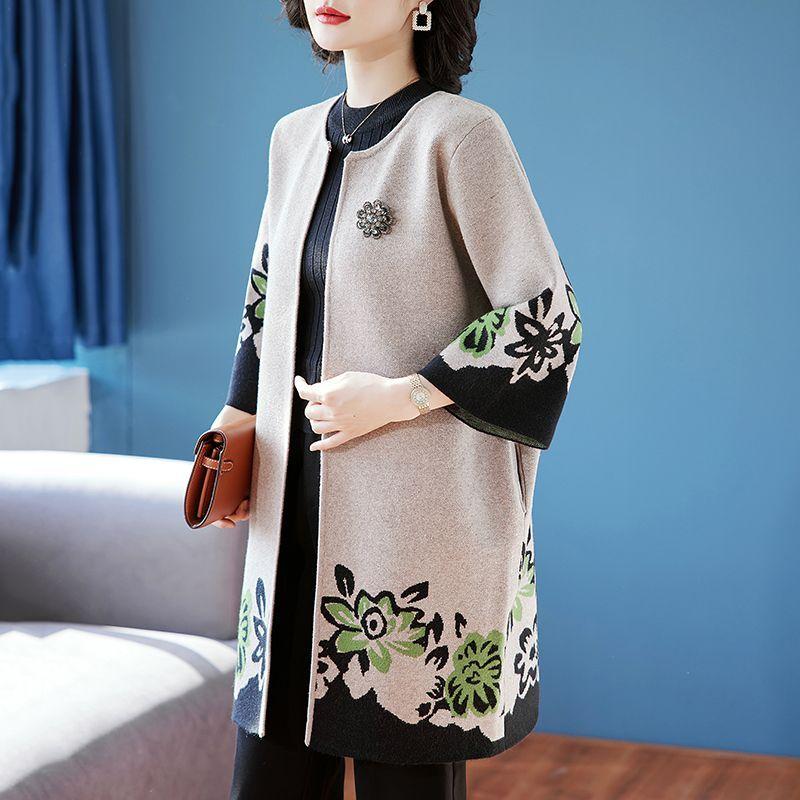 Trendy Knitted Cardigan for Women Autumn Coat Long Trench Coat Stylish Outerwear for Middle Aged Mothers