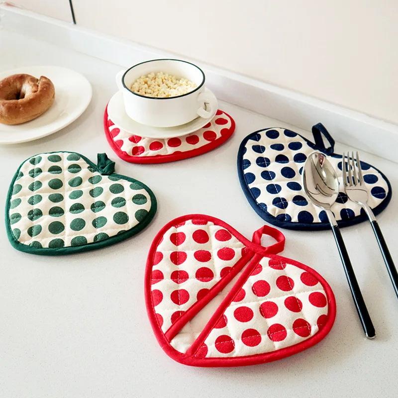 Heart-Shaped Hand Clip Heat Insulation Pad Coaster Anti-Scalding Gloves Baking Kitchen High Temperature Resistant Oven
