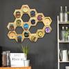 Supporto espositore per medaglie in legno Design esagonale a nido d'ape Scatola porta premi sportivi Decorazione creativa da parete Decorazione per la casa