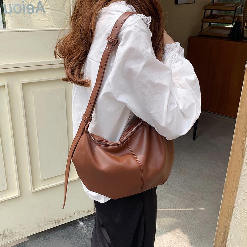 South Korea Spring and Summer New Retro Minimalist Pleated Dumpling Bag Ins Women's Bag Tide Daily Shoulder Bag Diagonal Cross Croissant