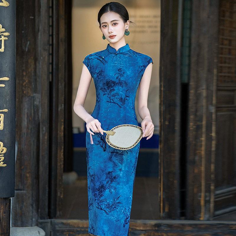 Blue Sleeveless Modern Chinese-Inspired Long Cheongsam Dress Women 2026 Stylish Retro Fit Medium