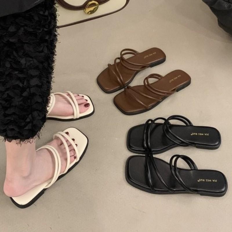 Fashion Hot Selling 2025 Summer Thin Strap Flat Sandal Slim Single Strap Beach Flip Flops Casual Chic Outdoor Slip-Ons for Outfit Solid