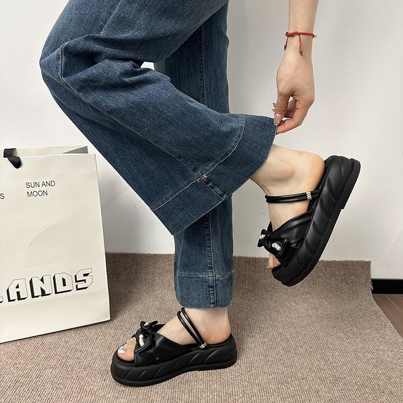 Slippers Women's Small People Show Height 2025 New Summer Beach Non-slip White Slippers Women