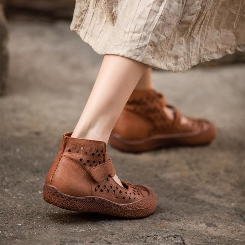Fashion 2025 Summer Retro Handmade Lightweight Women Shoes Soft Bottom Mom Breathable Sandals Cowhide Hollow Out Casual Sandal Boots