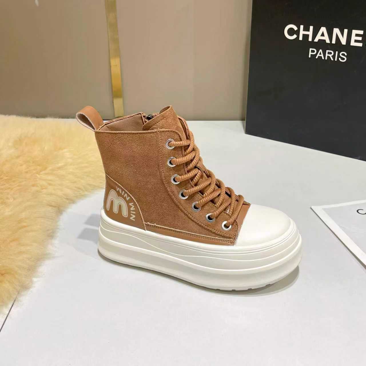 

Retro thick-soled lace-up high-top canvas short boots women s 2025 new fashion versatile casual small Martin boots 40 верблюд