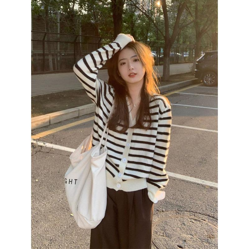 Striped v-neck knitted cardigan small coat women's autumn and winter loose outer sweater lazy retro long-sleeved top