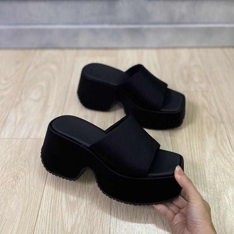 Minimalist thick-bottomed sandals women's summer fashion outer wear holiday slippers small people increase height casual one-word drag tide