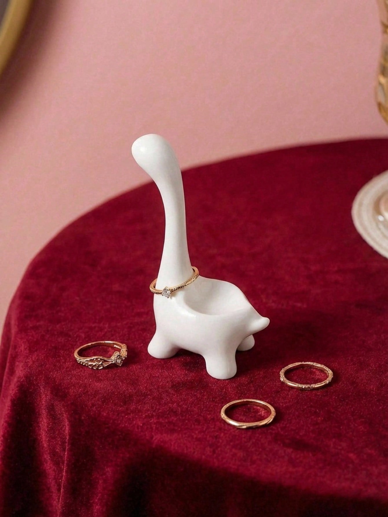 

Popular Dinosaur Alpaca Ring Display Stand Waterproof Adorable Jewelry Holder Creative Craft Ornament Beautiful Home White разноцветный