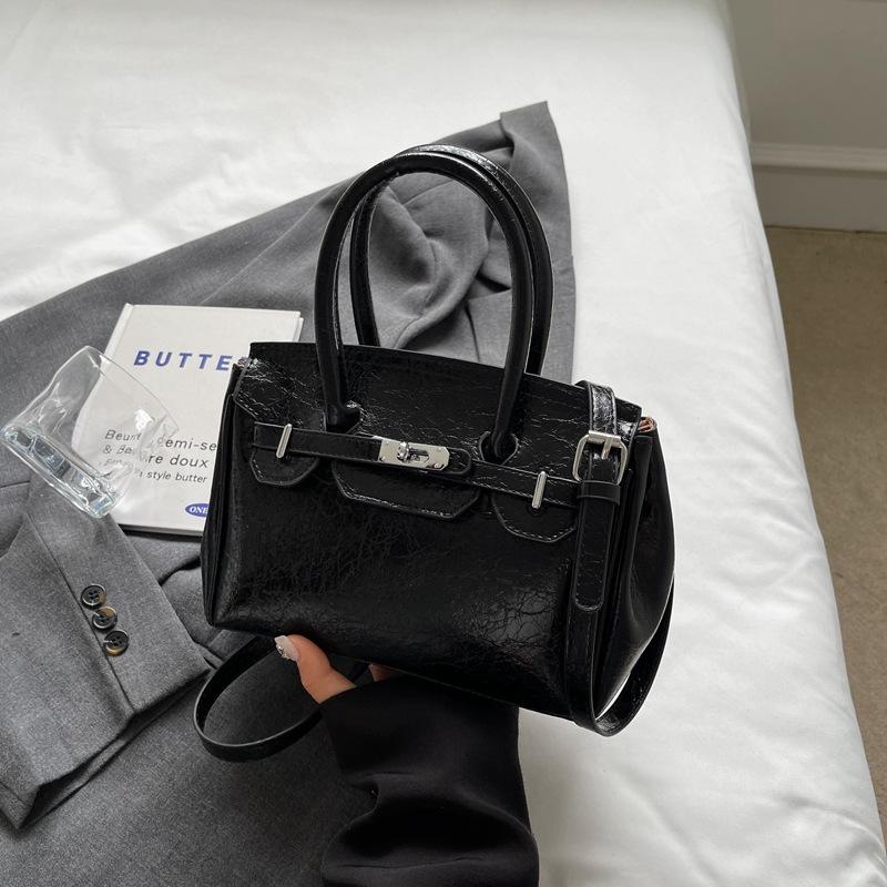 New High-end Fashion Laser Contrasting Platinum Bag Portable Shoulder Diagonal Across the Trend