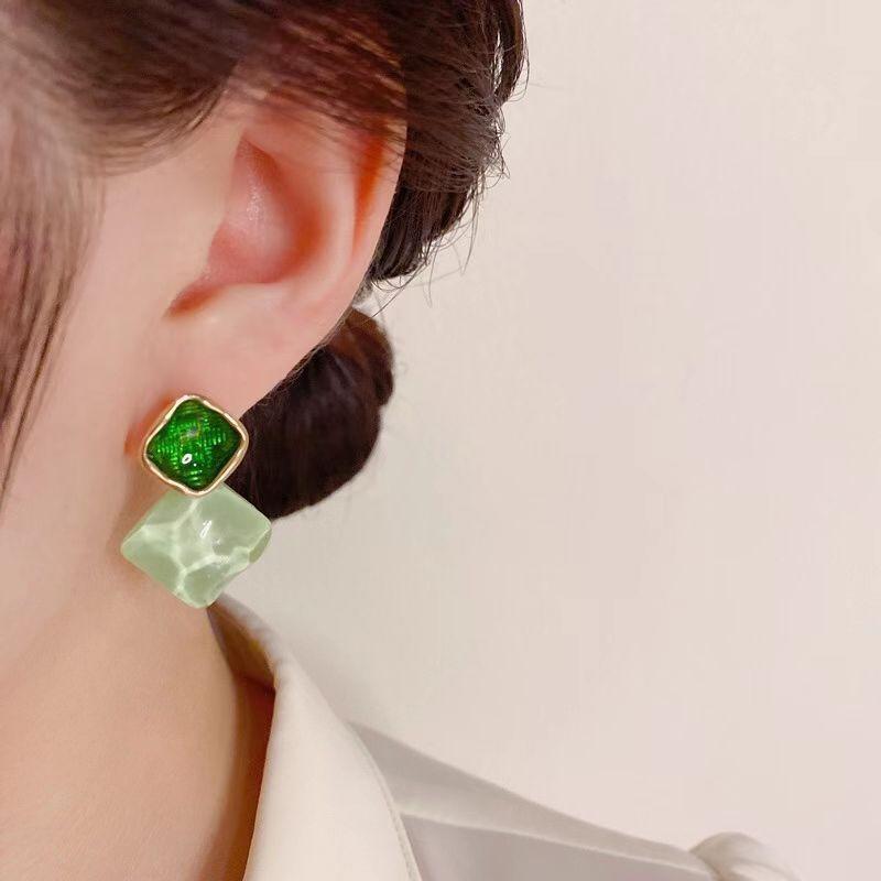 Silver needle new wave light green square stud earrings Korean simple fashion earrings fresh and sweet niche earrings