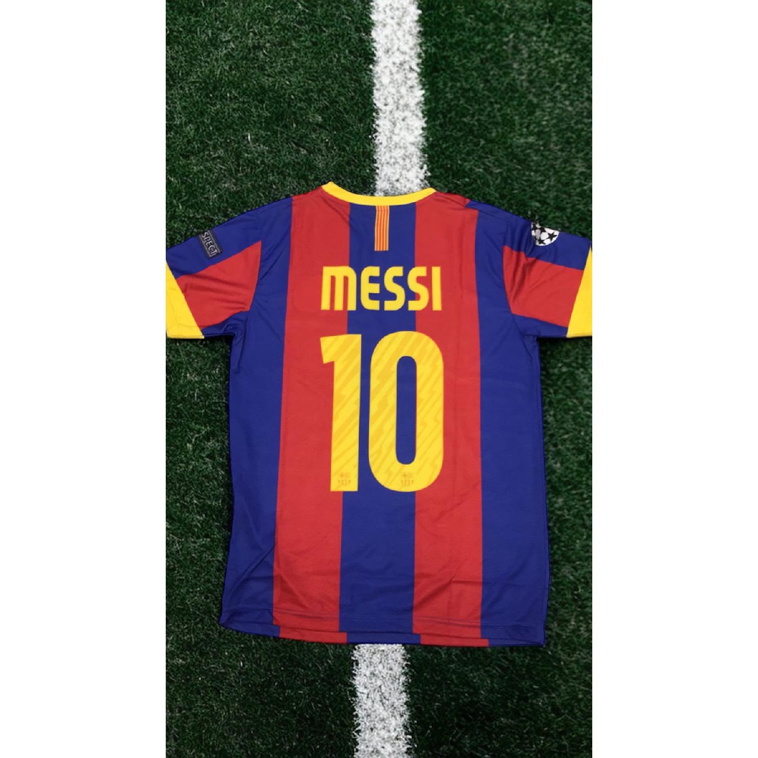 

Легендарная майка Месси на финал финала Барселоны 2011 в Лондоне