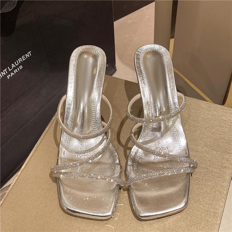 

Шлепанцы на высоком каблуке женские летние для улицы 2025 новые со стразами прозрачные на толстом каблуке хрустальные сандалии 39 серебряный