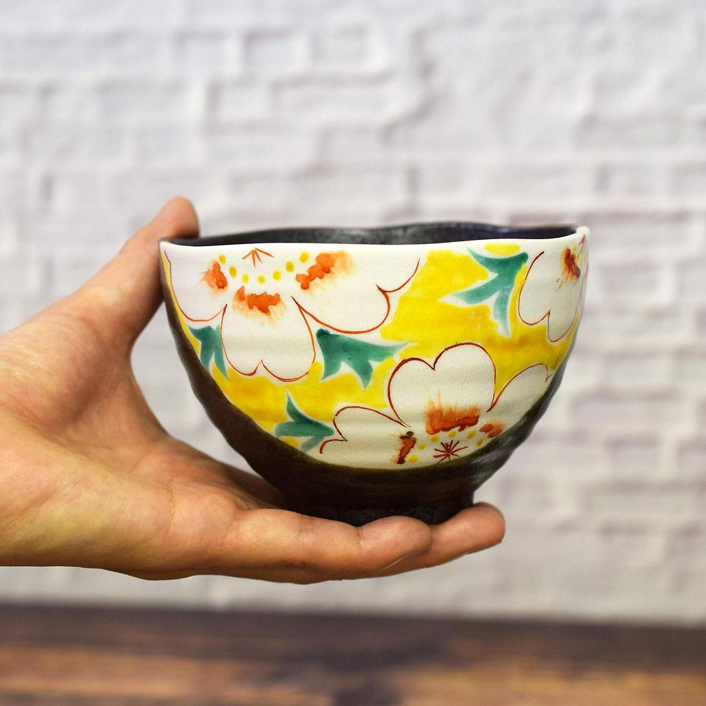 Waza no Kura Stilvolle Teeschale aus Kutani-Keramik mit Blumenmuster Luxuriös Japanisch Hergestellt zum Geburtstag 60. 70. 77. 88. Geschenk Schale, (Gelb), Keramik,