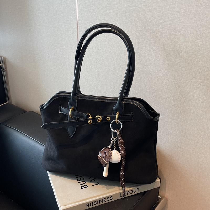 Large Capacity Bag Women's 2025 New Fashion High Sense Retro Shoulder Bag Autumn and Winter Commuter Tote Bag