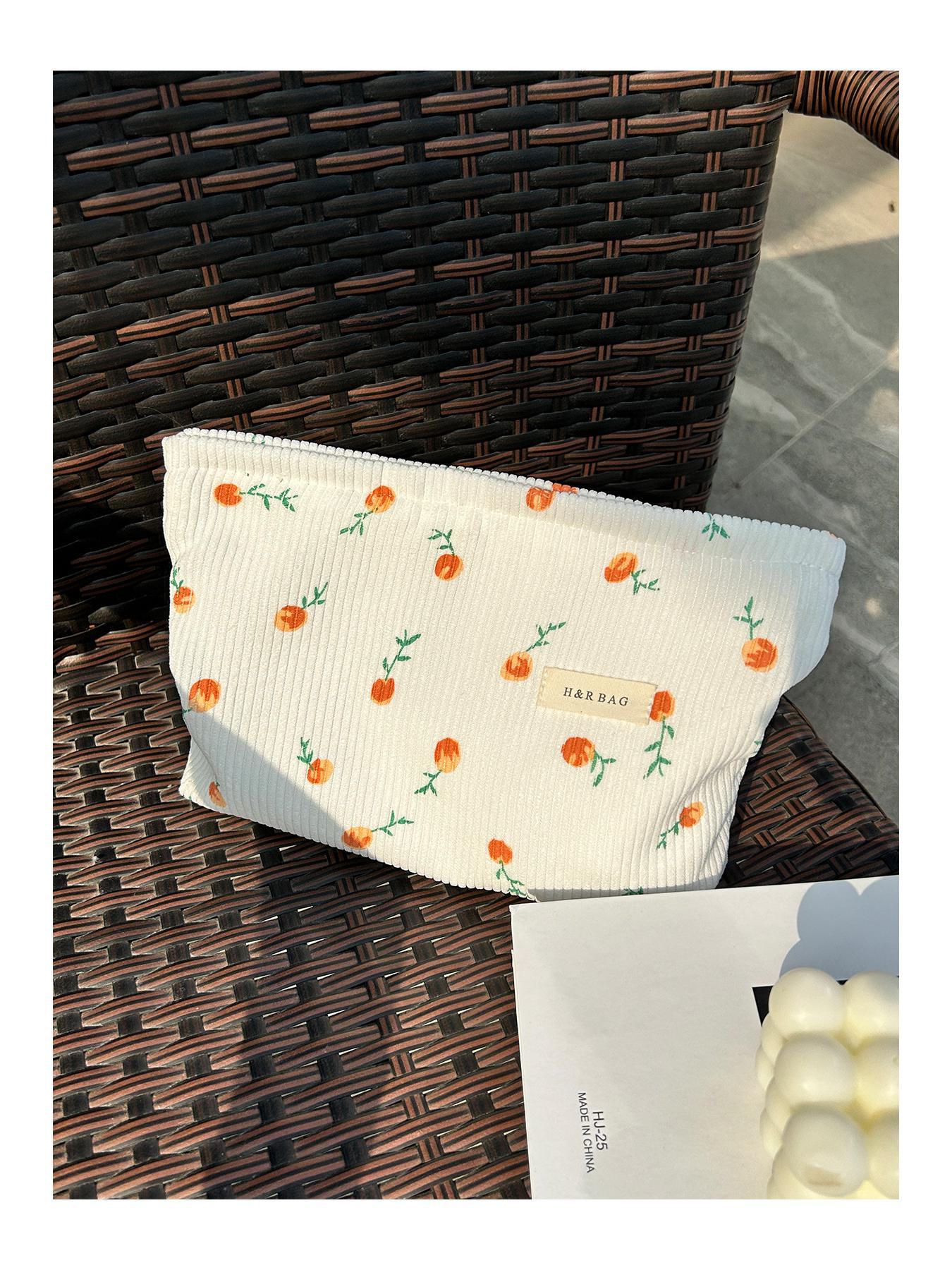 

Вместительная вельветовая косметичка – портативная, ручная, в наличии покинуть белый