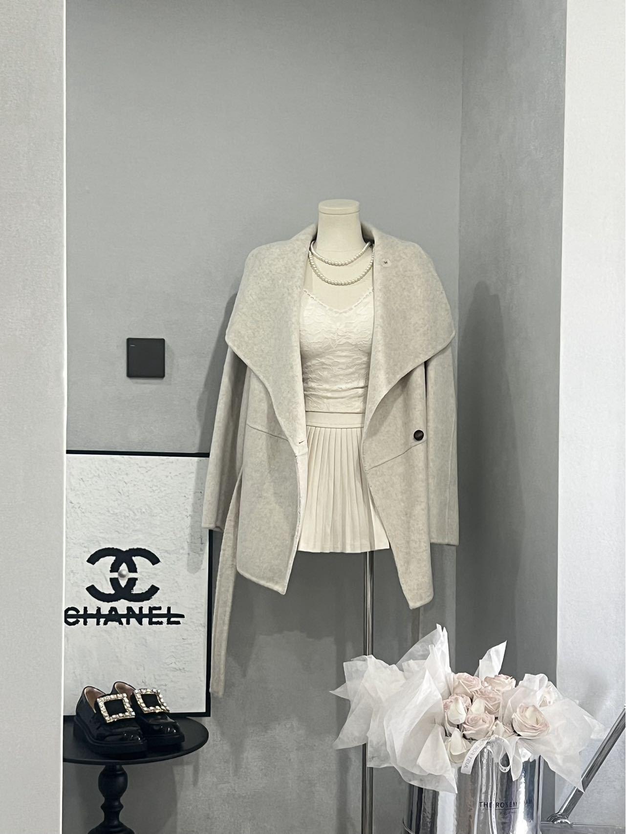 

Women s Double-Faced Wool Coat with Big Lapel for 2025 Autumn/Winter - High-End Style Medium