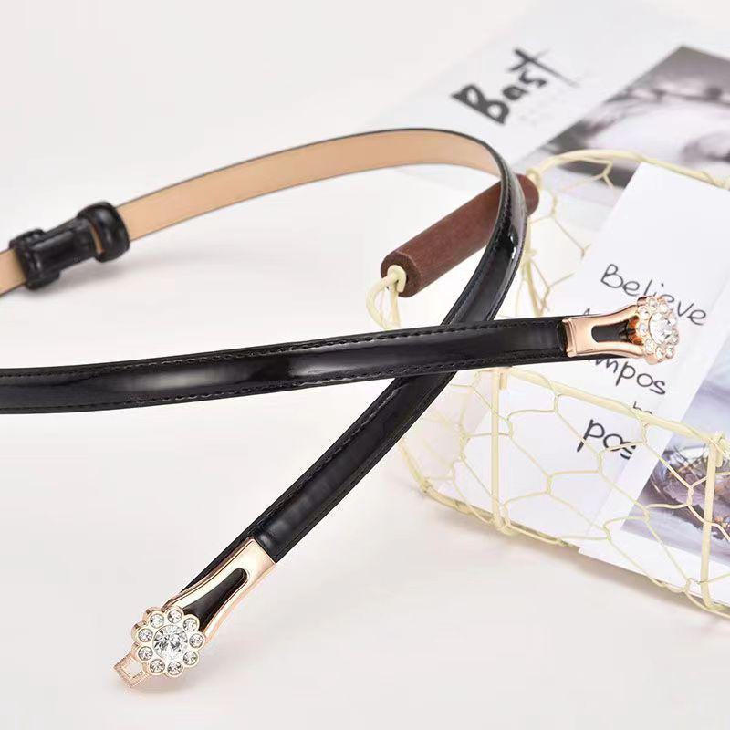 Chic Adjustable Women's Belt: Punch-Free, High-End Design, Versatile Fashion Statement.