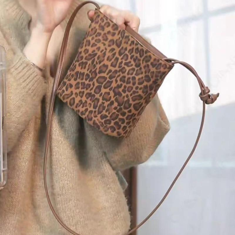 Autumn and winter new women's bags niche design retro leopard print leather suede cowhide bucket bag high-end messenger bag