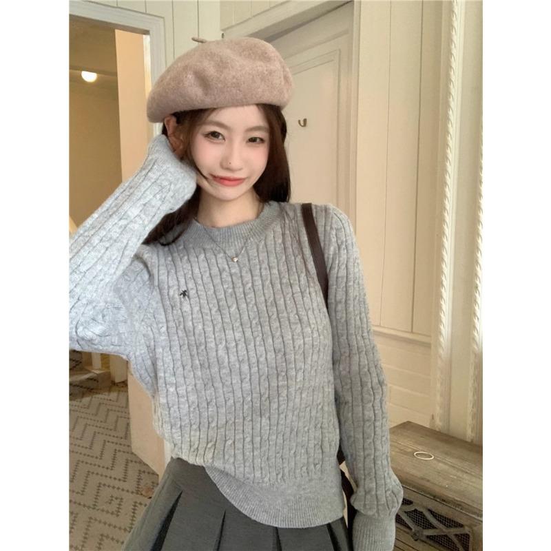 College Style Beige Thick Sweater Top Women's Autumn and Winter Design Sense Embroidered Twist Knitted Sweater with Bottom Coat