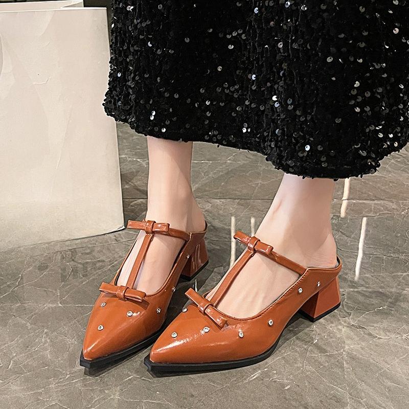 Internet Celebrity Thick High Heel Beautiful Pointed Toe Single Shoes Women's Spring 2026 New French Slip-on Sandals