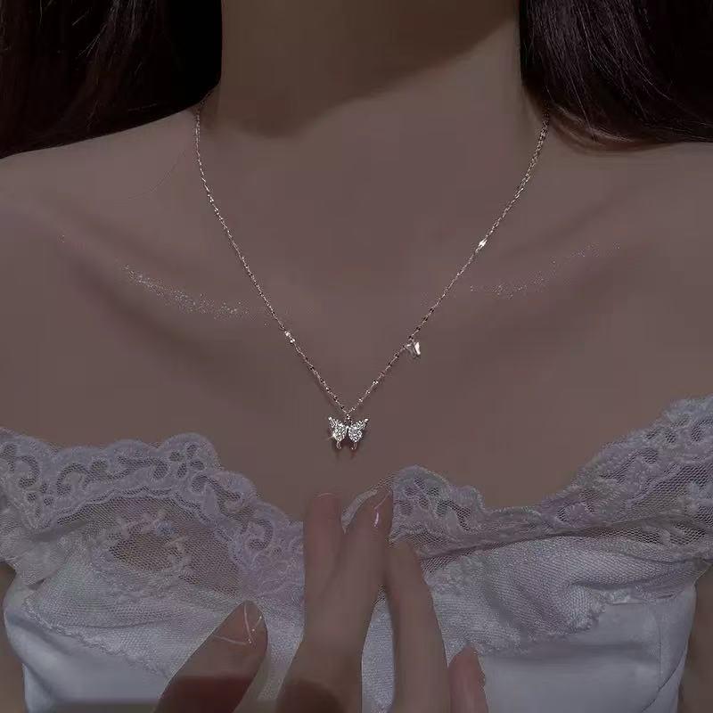 Diamond Butterfly Necklace - Elegant Women's Animal Design Clavicle Chain, Perfect Valentine's Day Gift Pendant