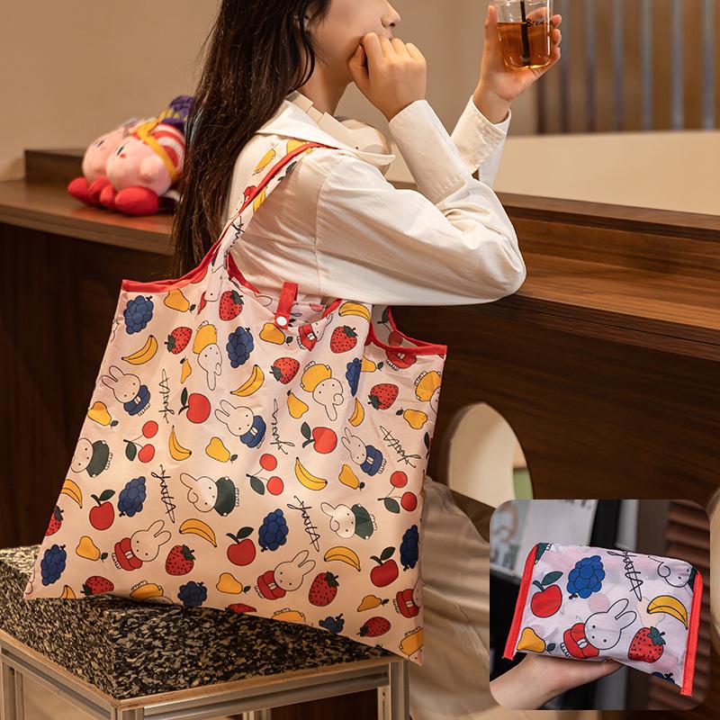 

Водонепроницаемая складная сумка-тоут для продуктов большой вместимости с экологичным дизайном на шнурке.