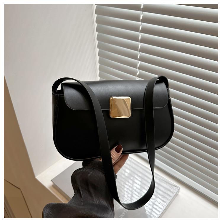 Bag candy color trendy fashion messenger bag 2025 new temperament foreign simple texture bag shoulder armpit bag